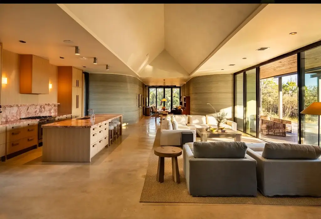 105 Daybreak Lane, Spicewood