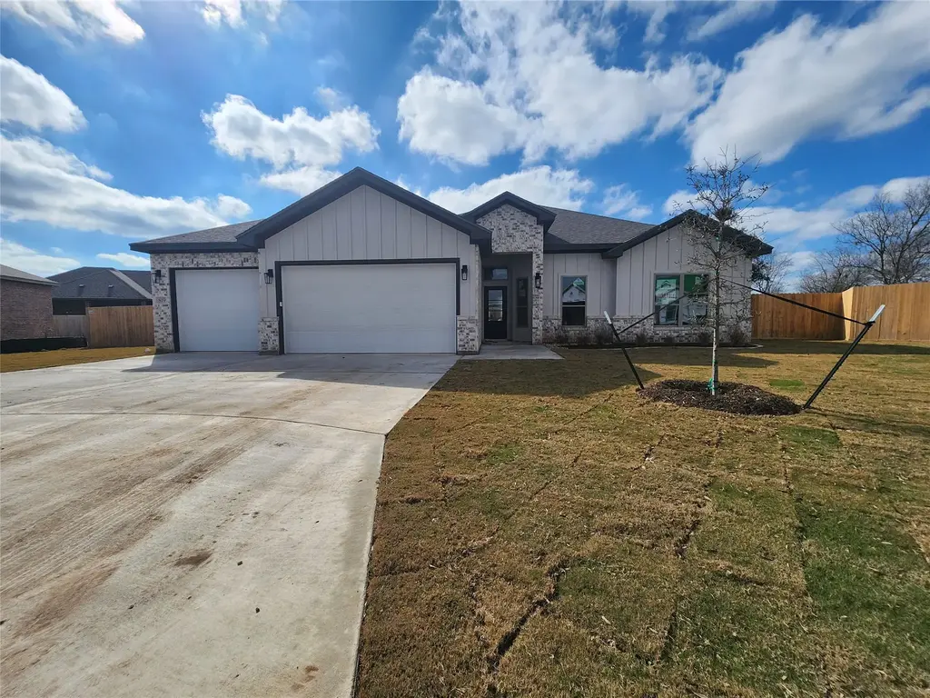 819 Eagle Cross Cove, Salado