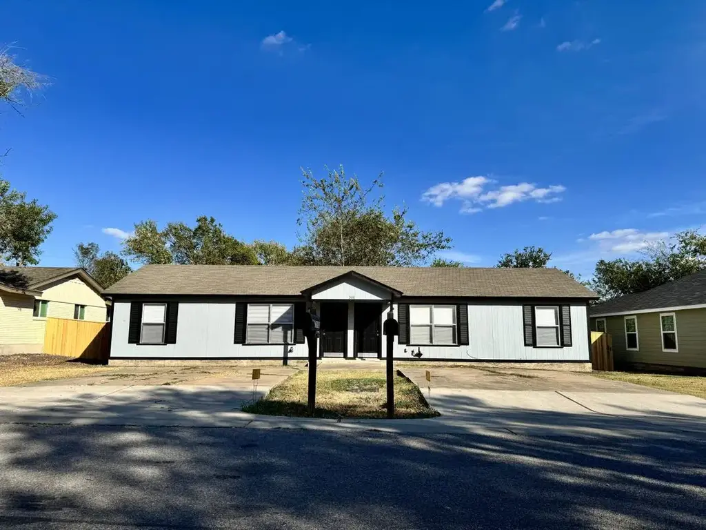 306 Edmond Street A & B, Taylor