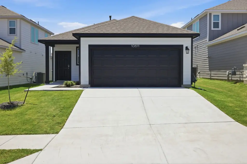 10611 Typhoon Lane, Buda