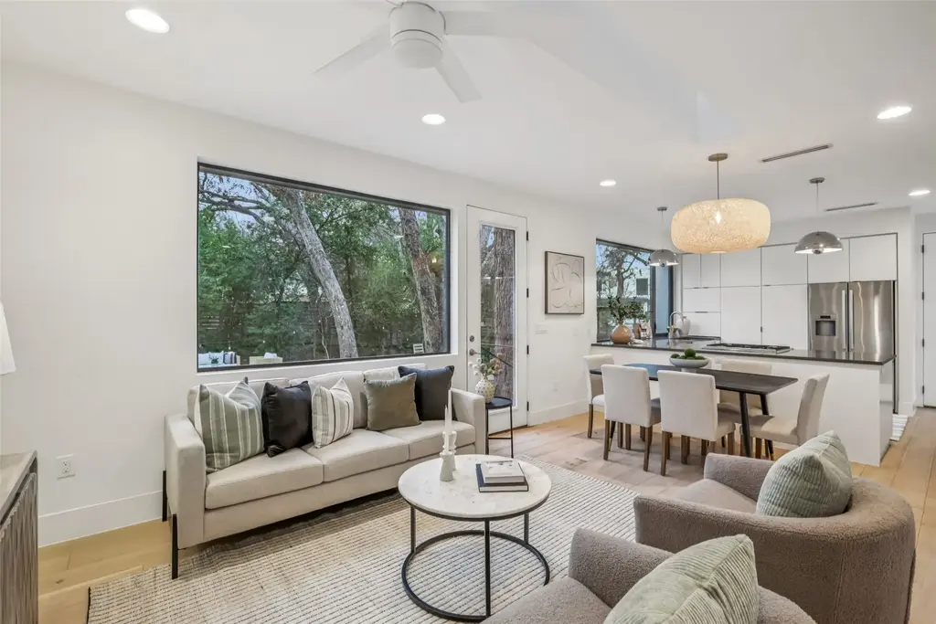 1114 Mariposa Drive B, Austin