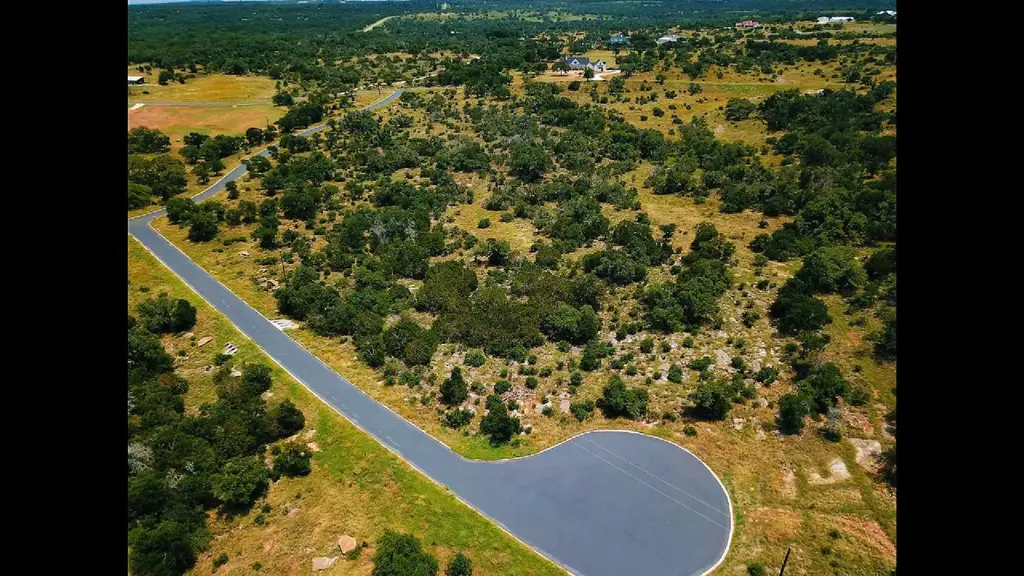 181 Kadens Bluff, Round Mountain