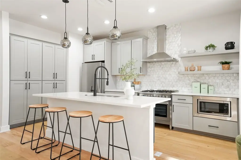 5109 Stone Gate Drive 2, Austin