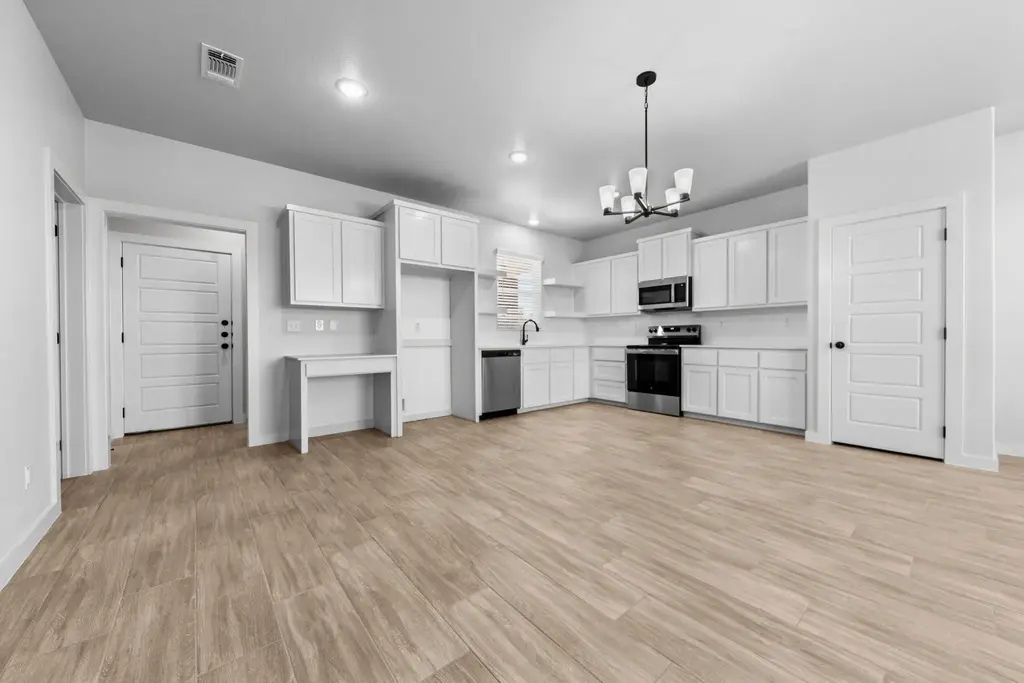 4627 Kings Crossing Boulevard, Temple
