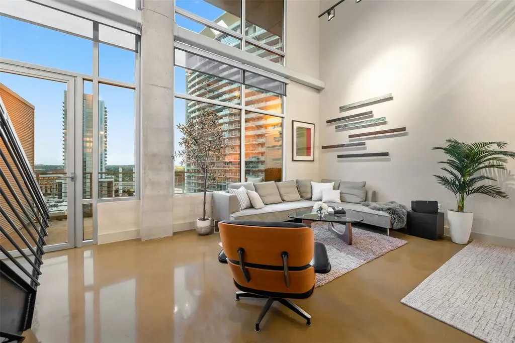 800 W 5th Street 1104, Austin