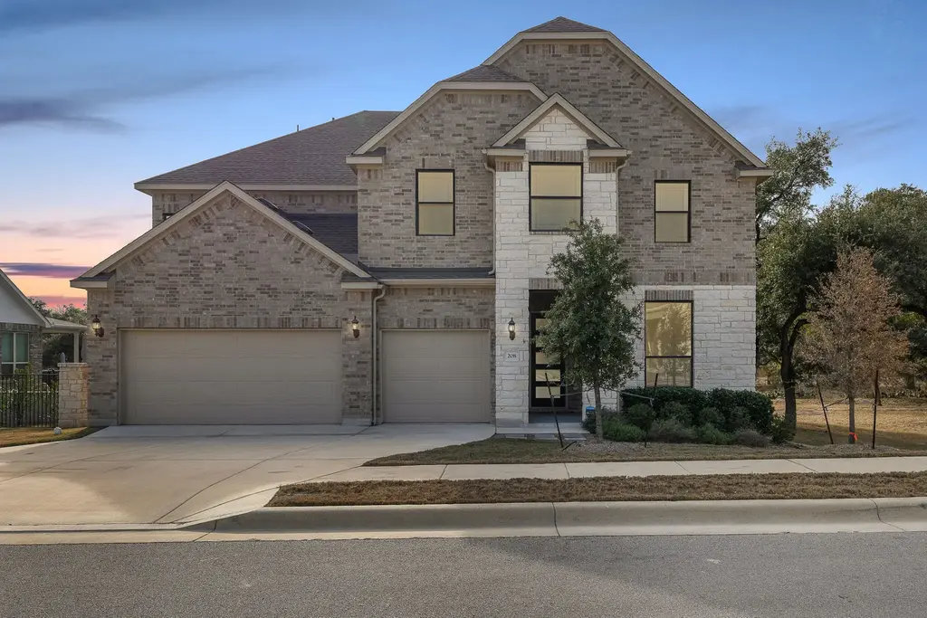 208 Tovas Secret Cove, Georgetown