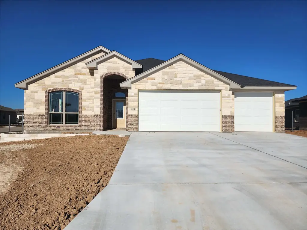 724 Golden Eagle Drive, Salado
