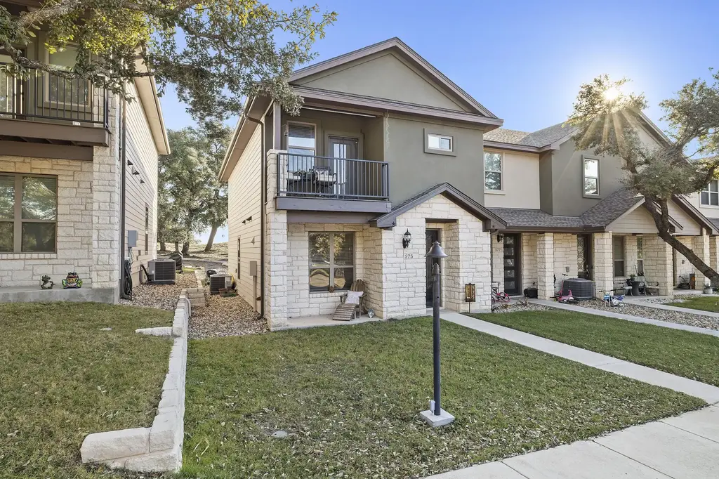 575 Demarett Drive, Point Venture