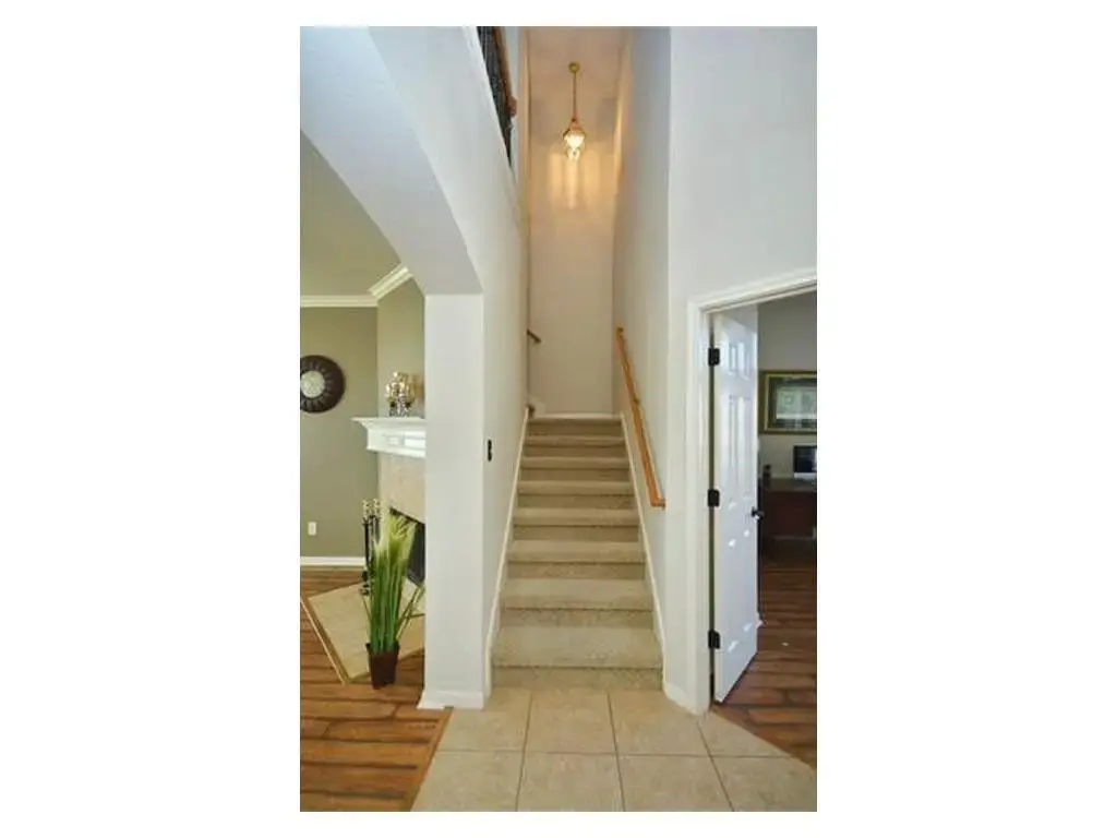 1819 Rosenborough Lane N, Round Rock
