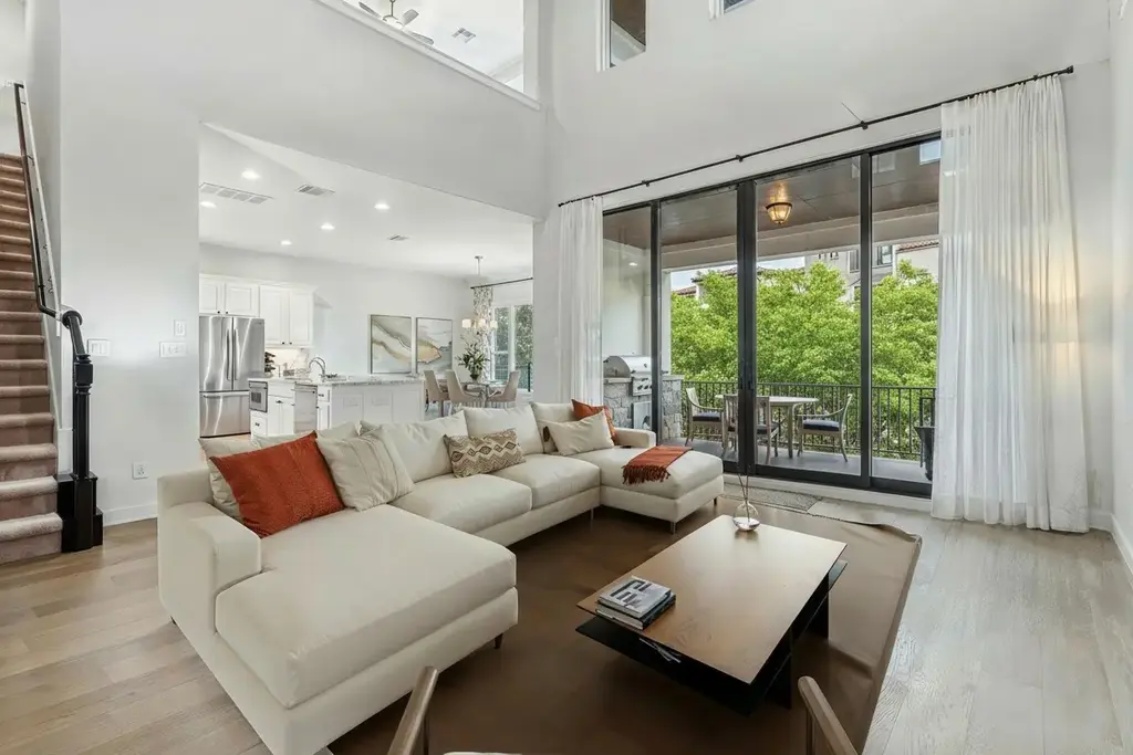 107 Cascading Waters Place, Lakeway