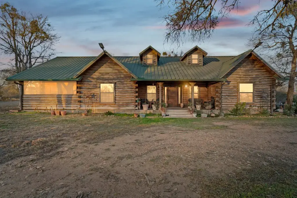 1843 Fm 969, Elgin