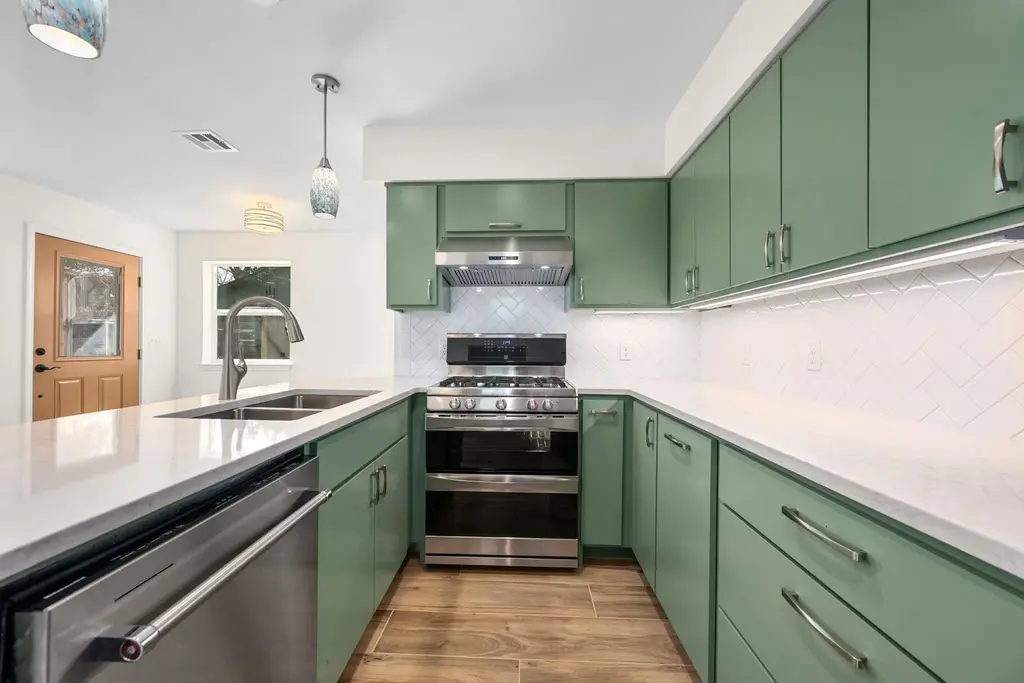 3904 Tonkawa Trail A, Austin