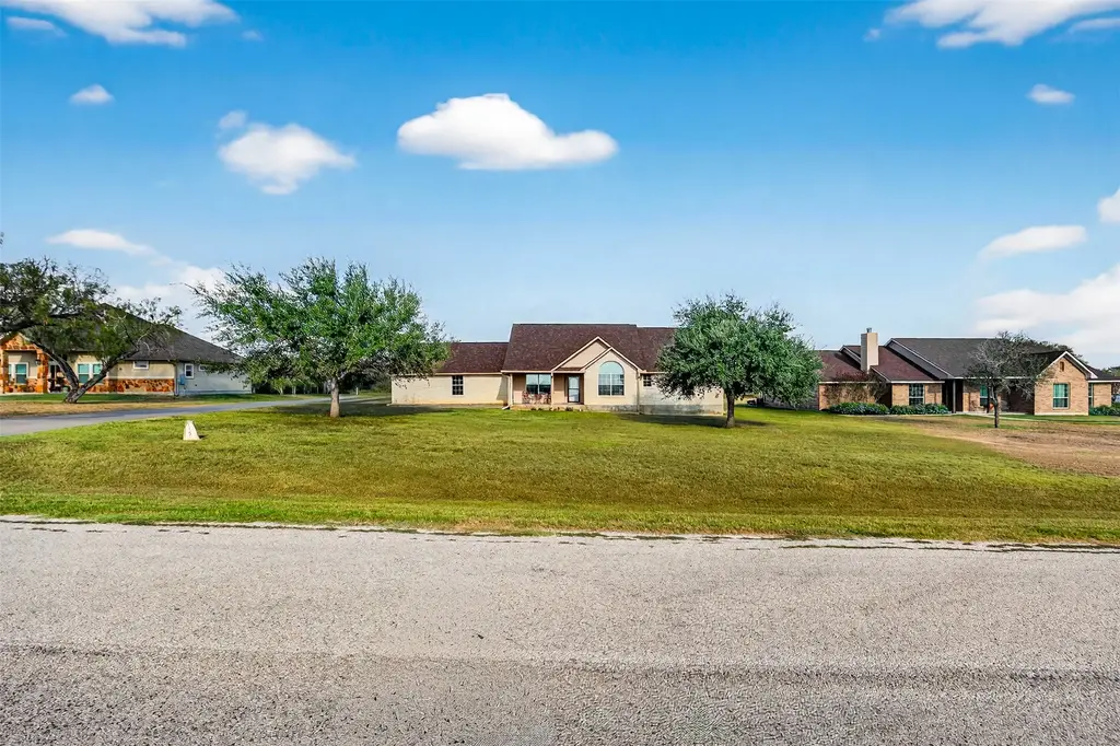 175 Creekwood Drive, Gonzales