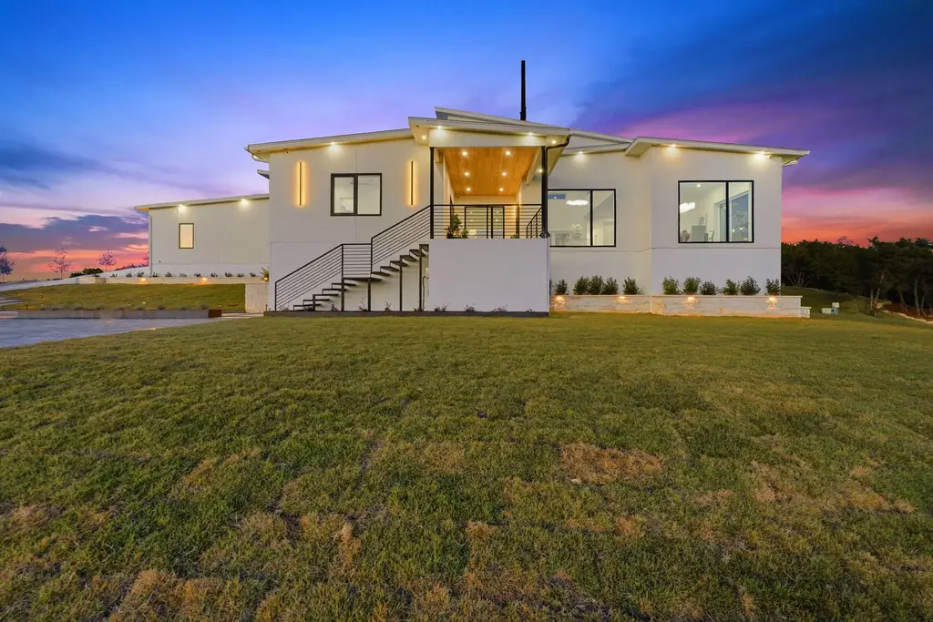 15400 Watumba Road, Austin
