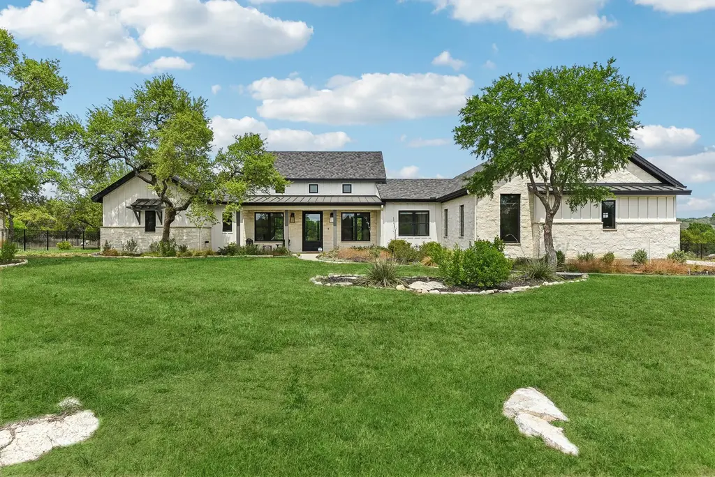 116 Tranquility Trails Drive, Spicewood