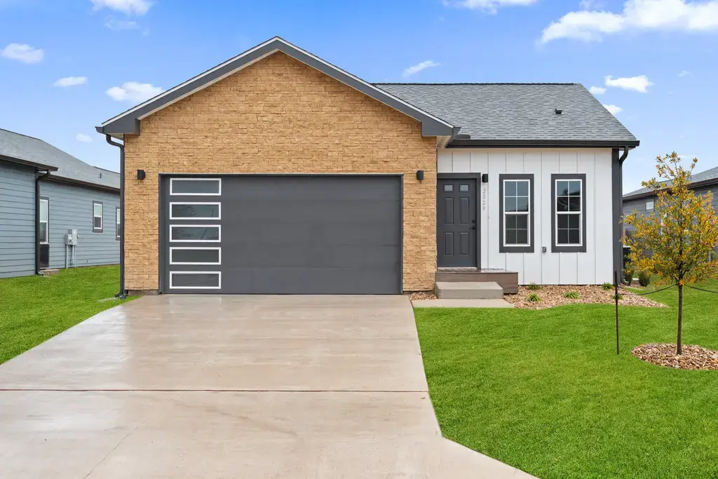 2029 Applewood Drive, Lockhart