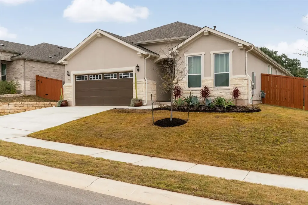 302 Barn Hill Loop, Dripping Springs