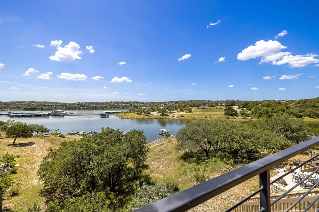 305 Venture Boulevard S, Lago Vista
