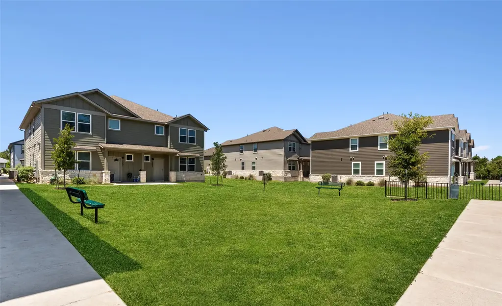 705 Horseshoe Drive 1702, Leander