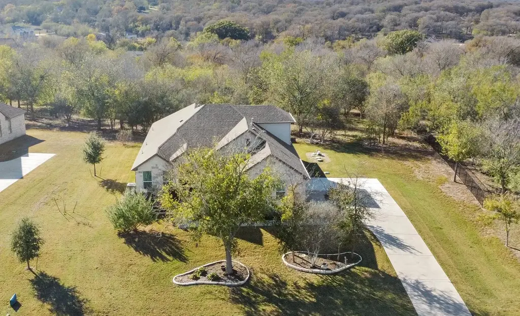 210 Raptor Beak Way, Cedar Creek