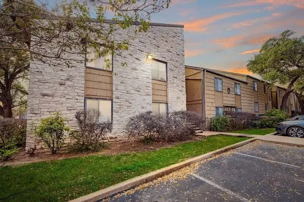 3600 Greystone Drive 0219, Austin