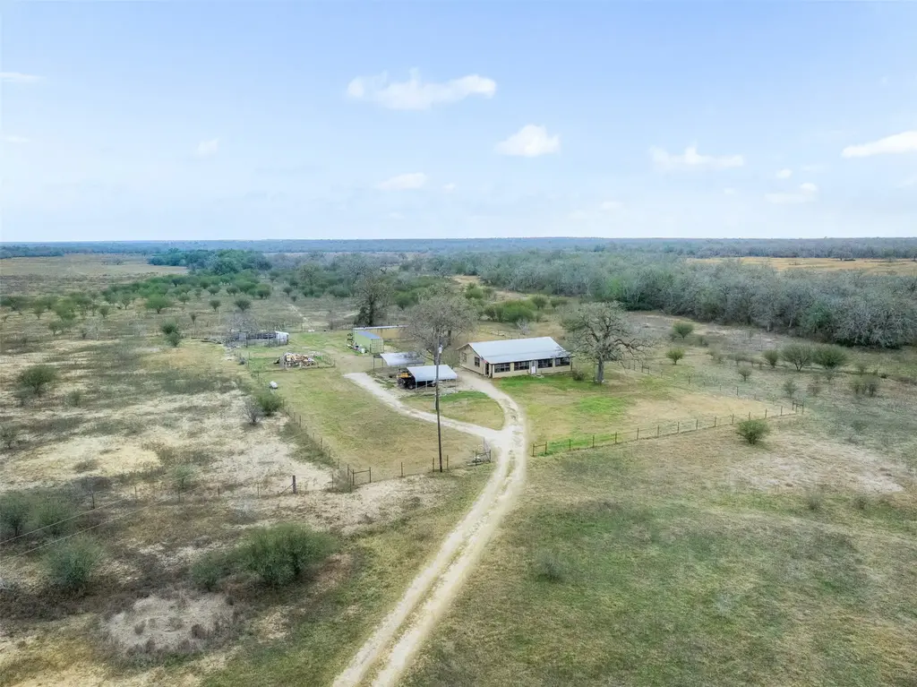 4025 County Road 284, Harwood