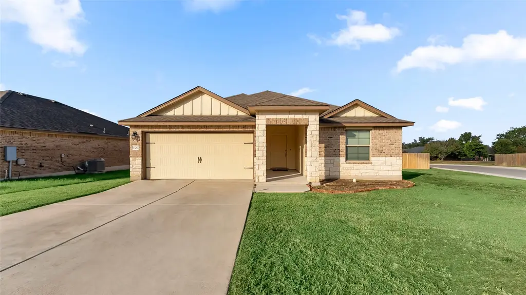100 Pepper Mill Loop, Burnet