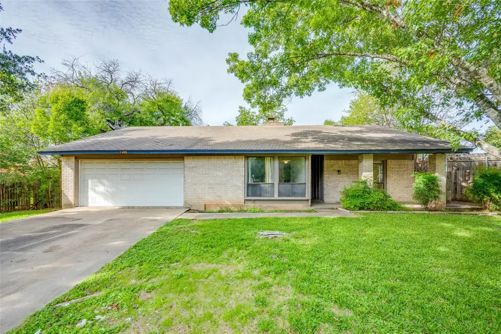1402 Meadgreen Circle, Austin