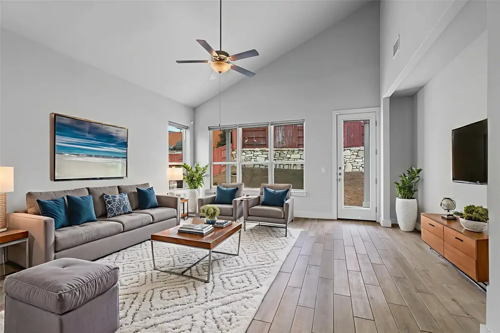 11217 Charger Way, Manor