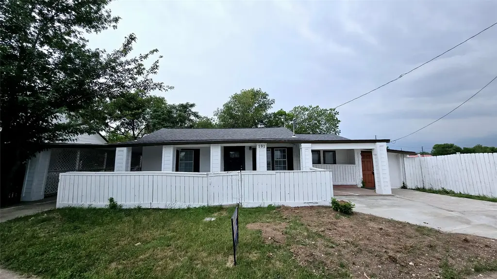 101 S Lockhart Street A, Manor