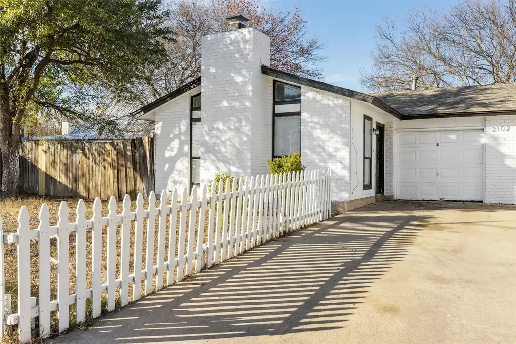 2102 Lamplight Village Circle A, Austin