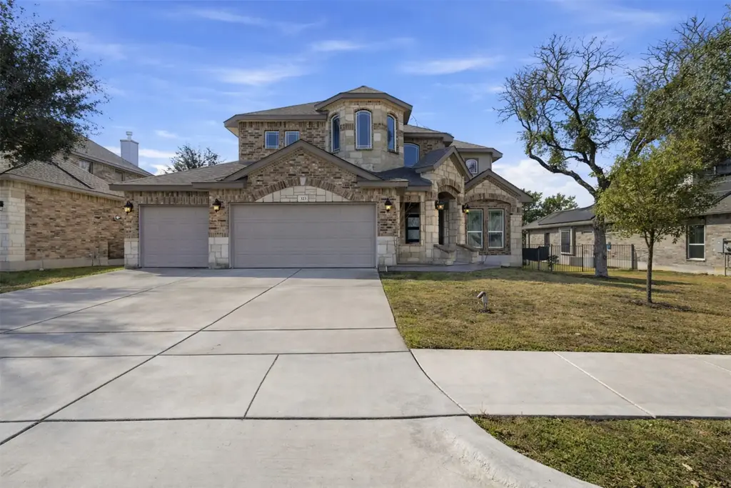 323 Ancient Oak Way, San Marcos
