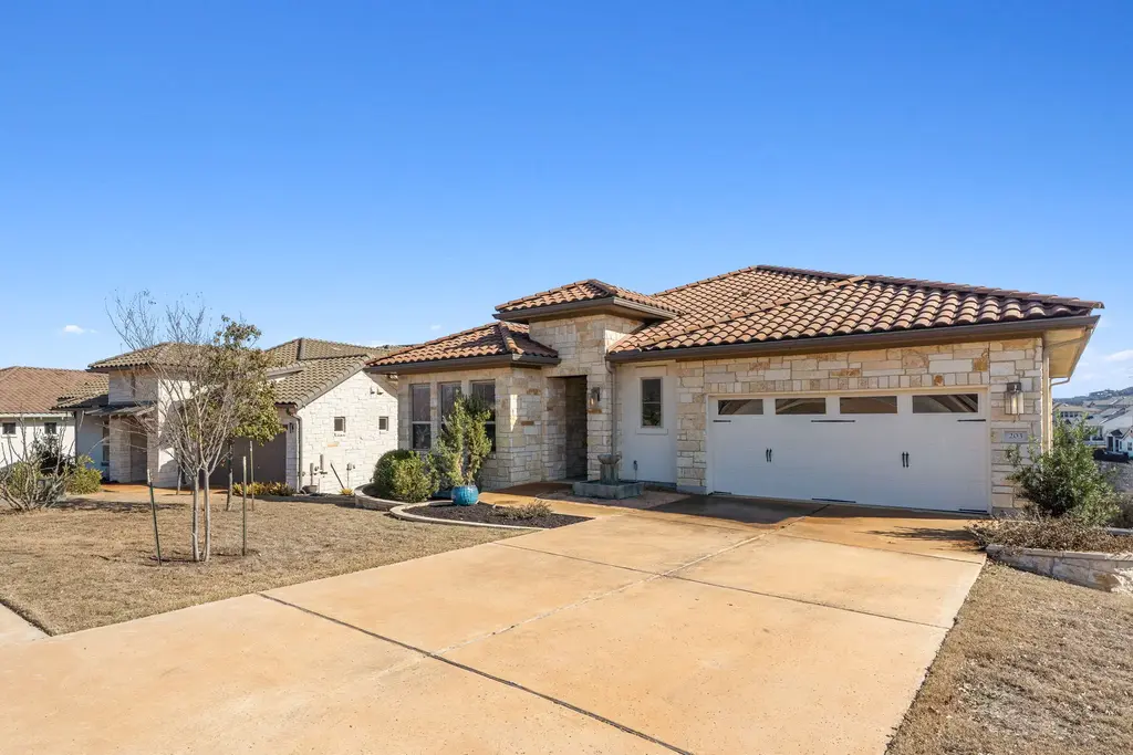 203 Serene Hilltop Circle, Lakeway