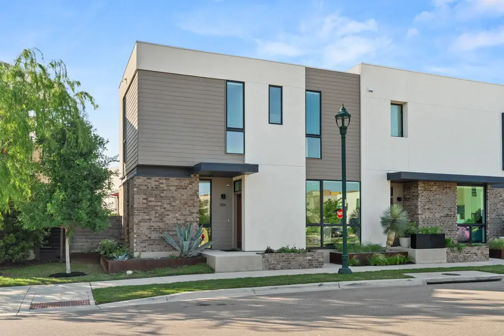 2524 Doc Reeves Street, Austin