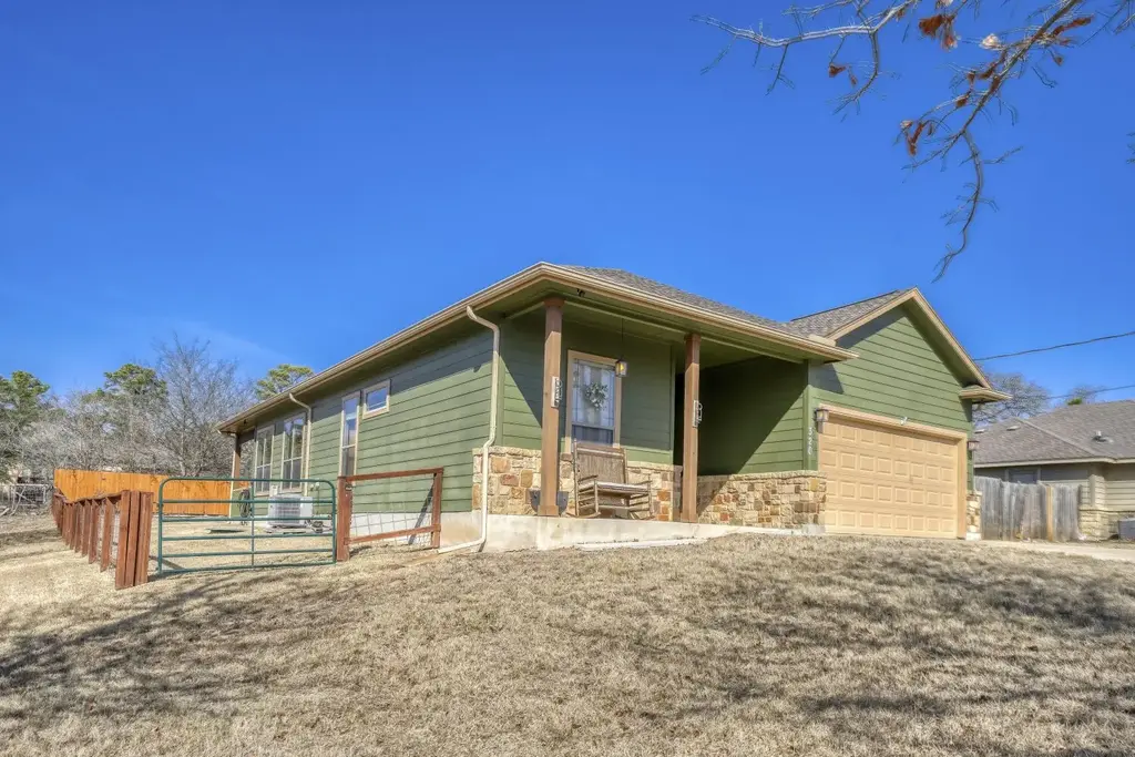 320 Kaanapali Lane, Bastrop