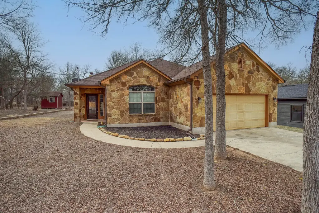 179 Keanahalululu Lane, Bastrop
