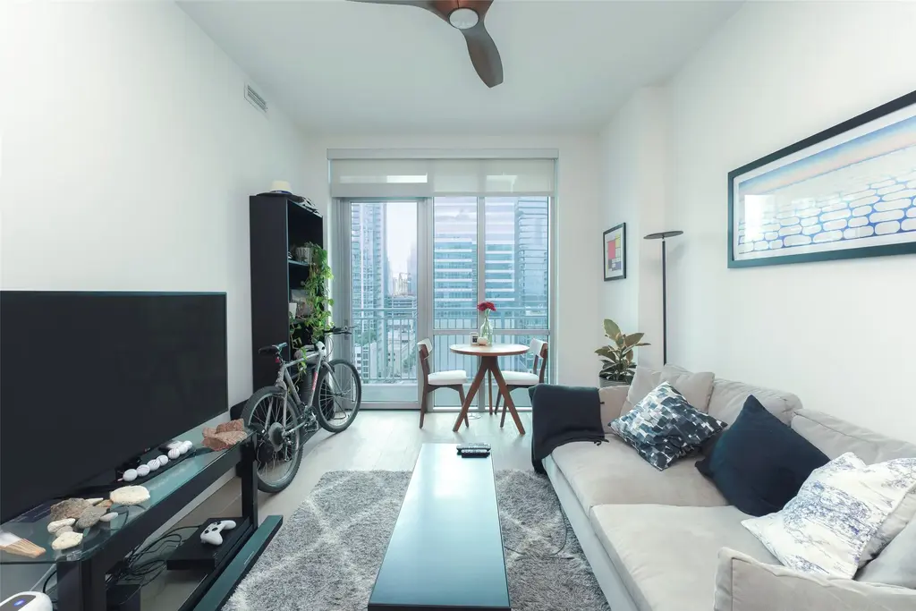 222 West Avenue 1709, Austin