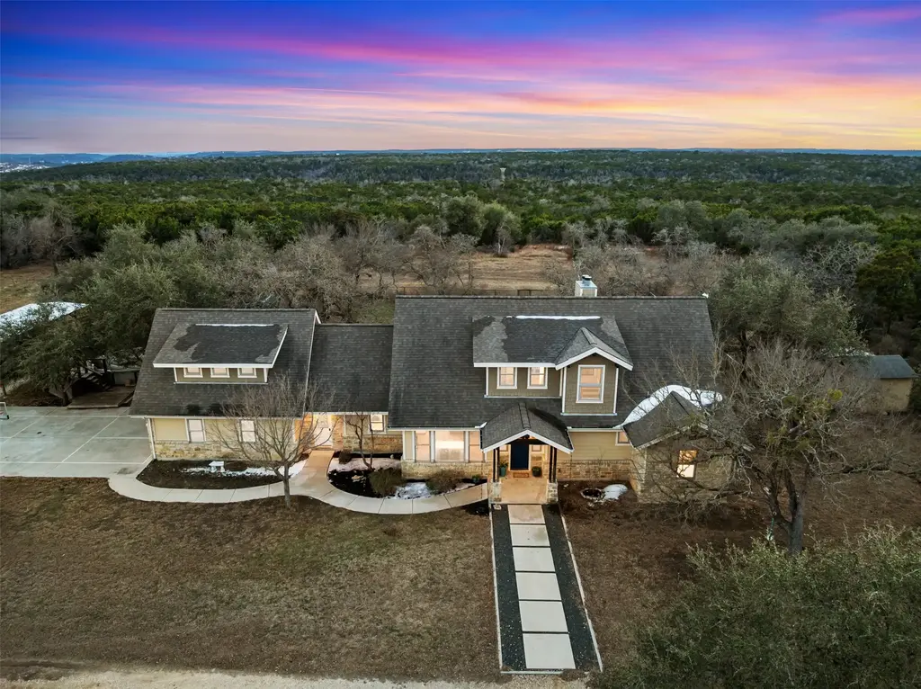 221 Mesa Oaks, Leander