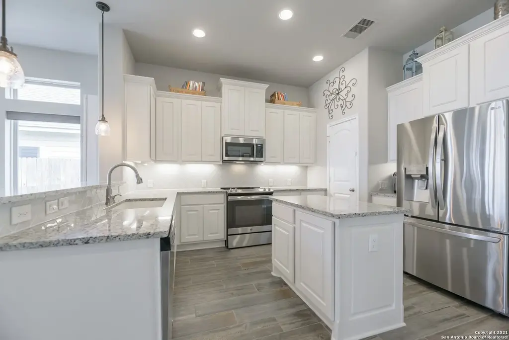 2032 Glen Hollow Hollow, Seguin