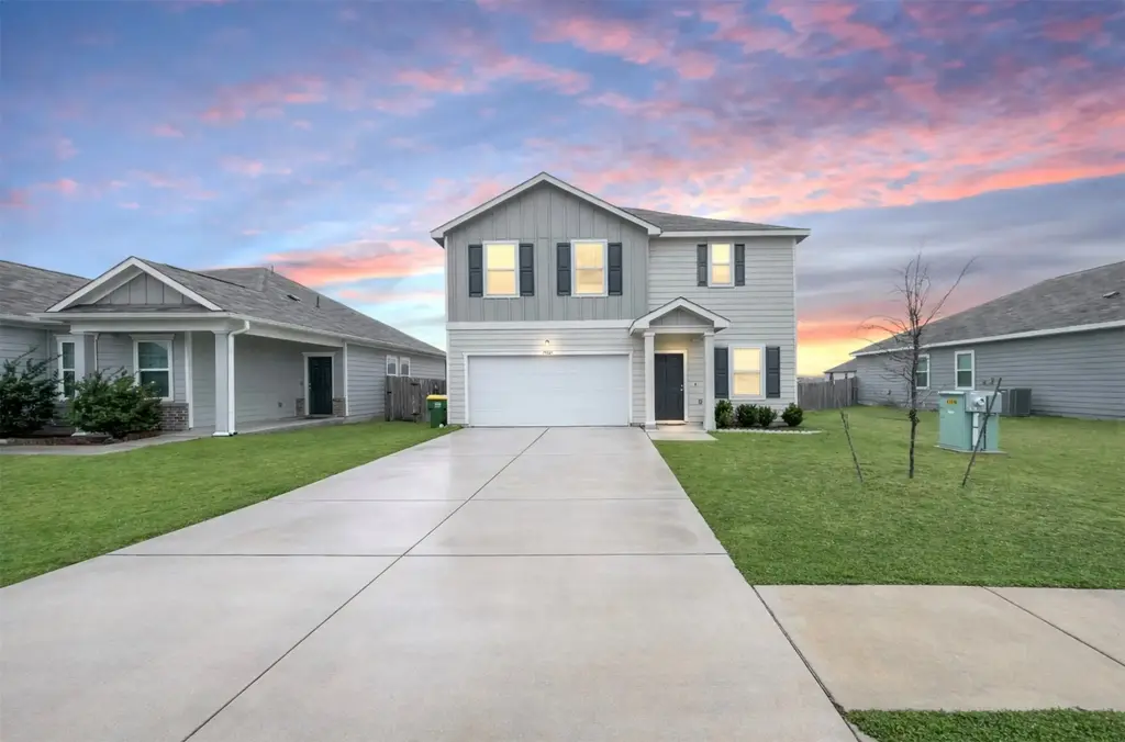 19221 Nathan Scott Way, Manor