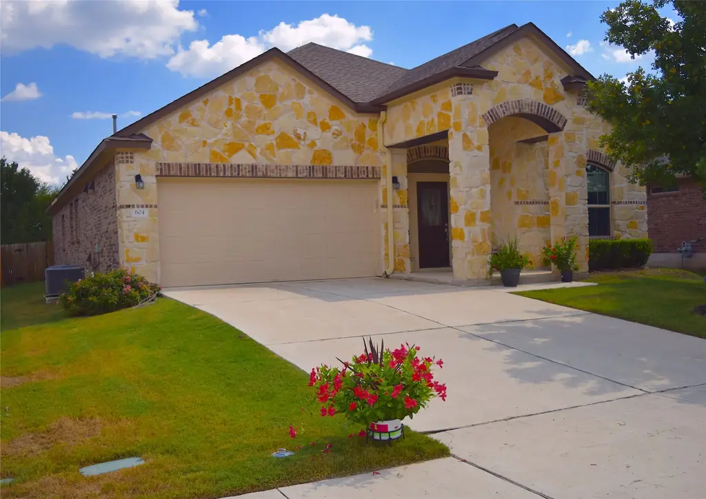 604 Heinatz Flat Lane, Leander