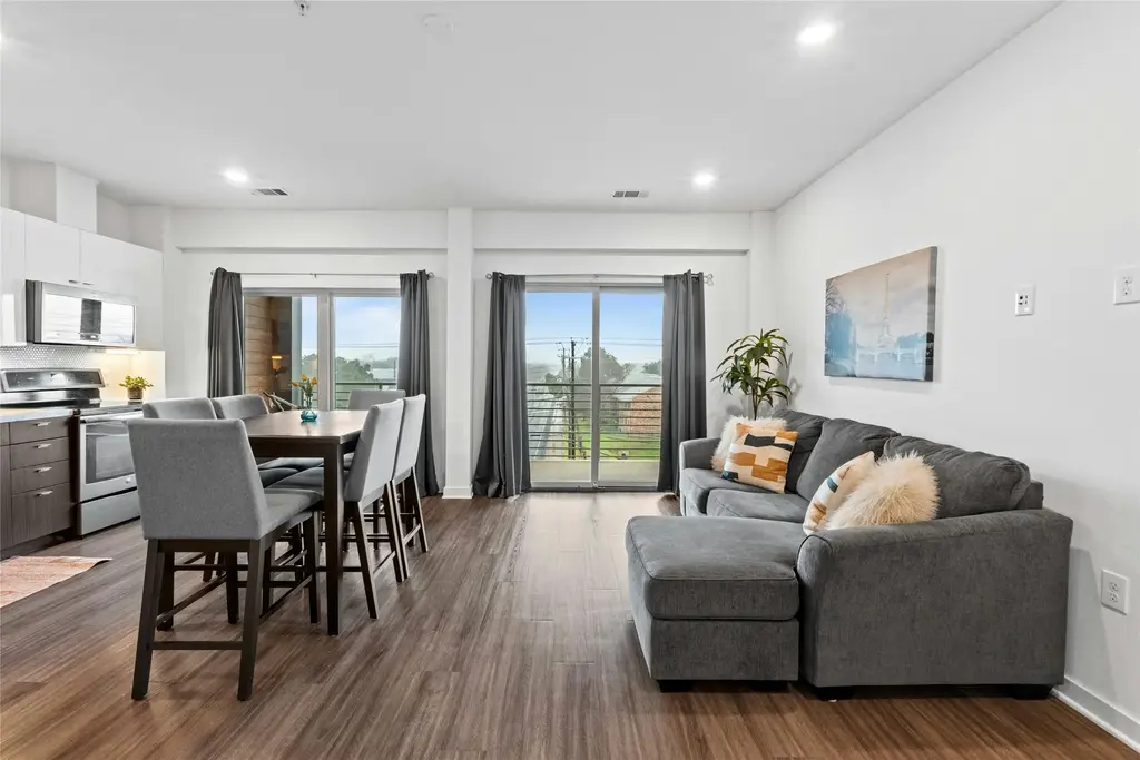 4361 S Congress Avenue 402, Austin