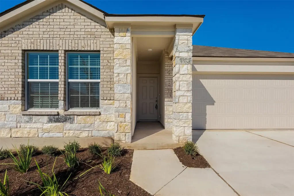627 Waterway Avenue, Hutto