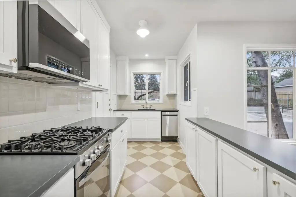 3010 Windsor Road Unit E, Austin