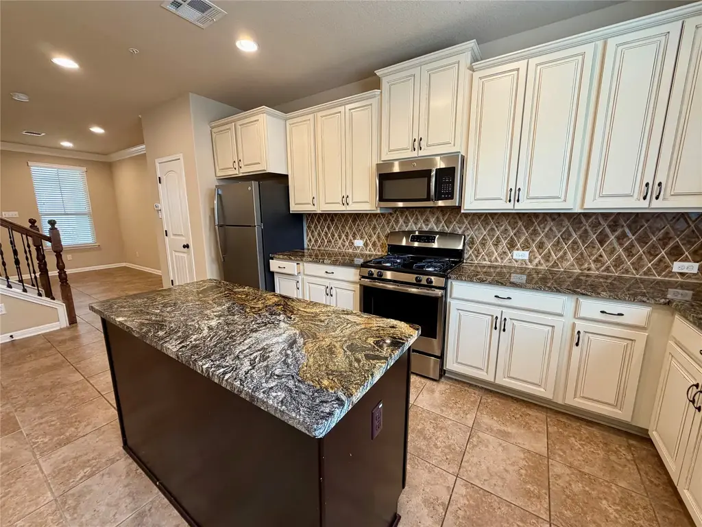 7220 Wyoming Springs Drive 1302, Round Rock