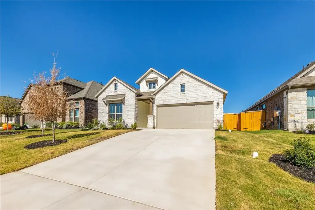 844 Paseo De Castana Way, Leander