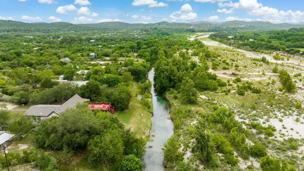 1245a Private Road 2415, Uvalde