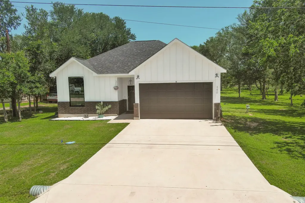 338 W Keanahalululu Lane, Bastrop
