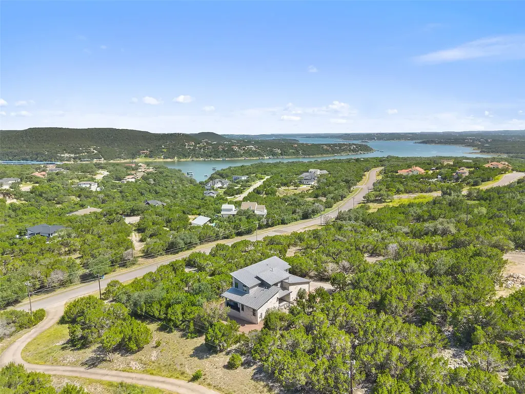 17644 W Reed Parks Road, Jonestown