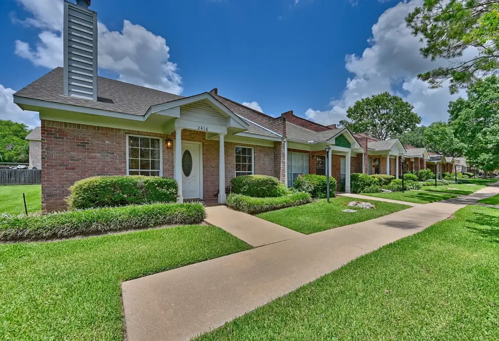 2416 Stone Hollow Drive, Brenham